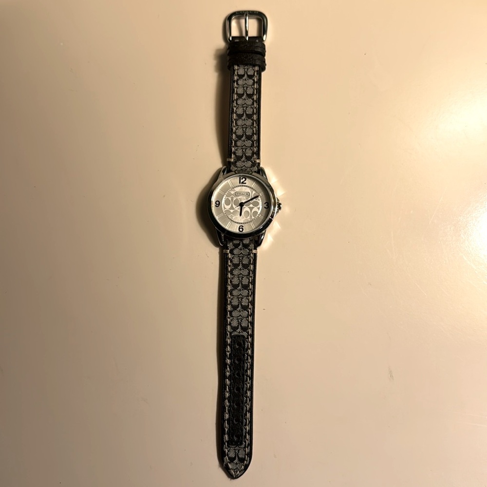 Coach Classic Signature Women’s watch- Black, genuine leather, quartz movement